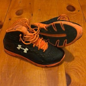 UA Spine Bionic Basketball Shoes - Men’s 10.5